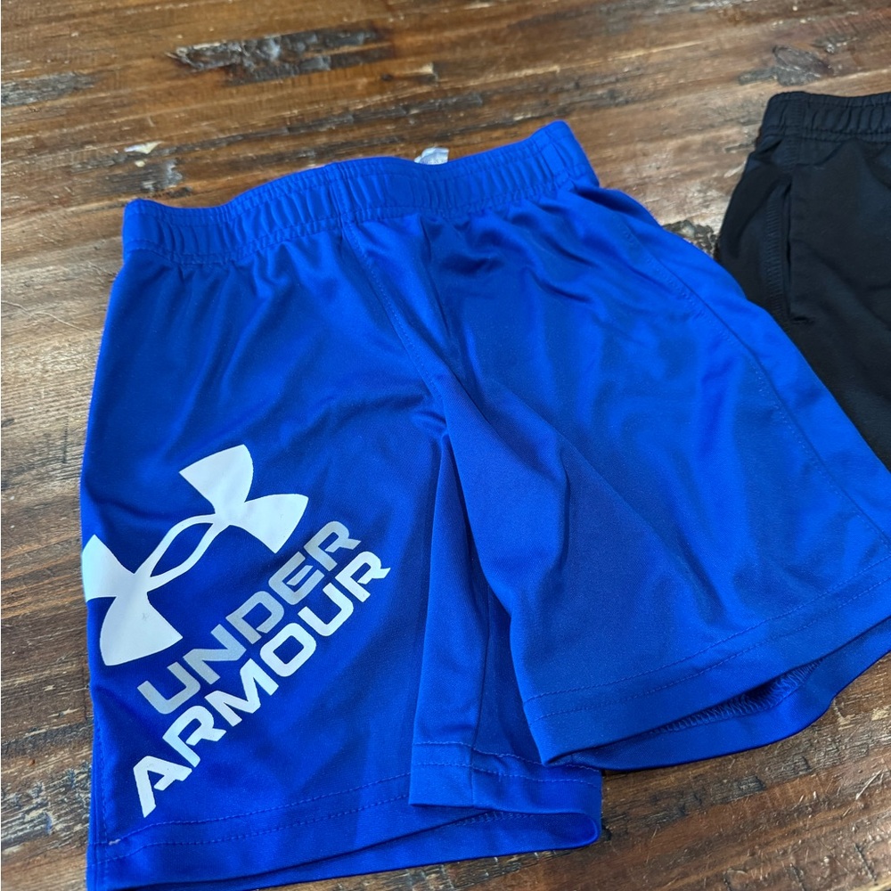 Under Armour - blue athletic shorts